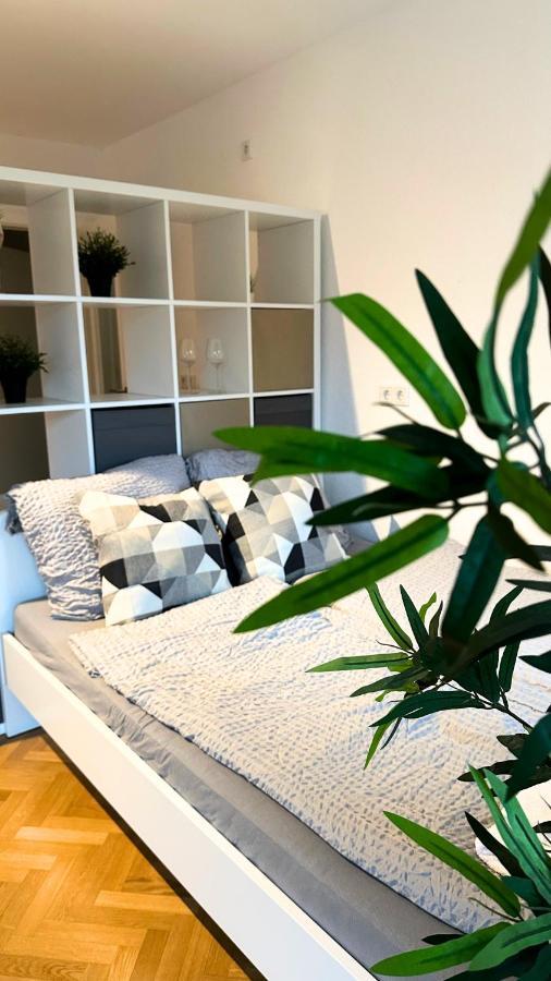 Cozy Apartment With Kitchen + Balcony New! Essen Exterior photo